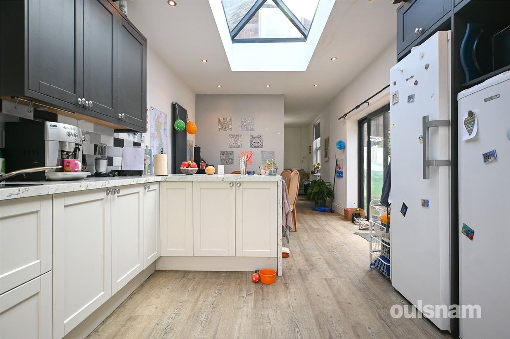 Property photo 2 of 29 Picture No. 03