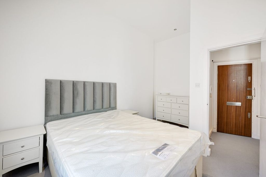 Property photo 1 of 7 Southwell House (9)