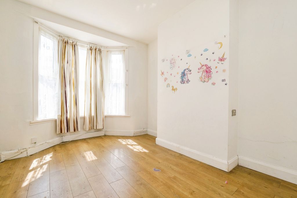 Property photo 2 of 17 Pbox-Img.Jpg