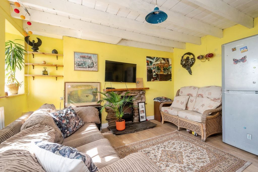 Property photo 2 of 20 Pbox-Img.Jpg