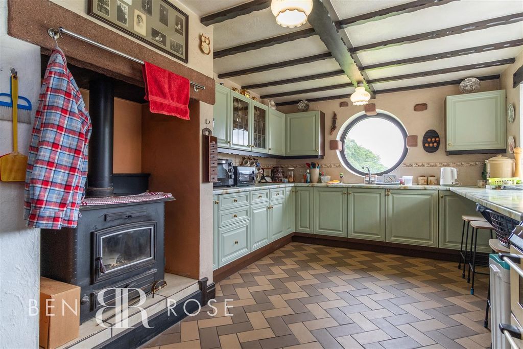 Property photo 3 of 38 Kitchen