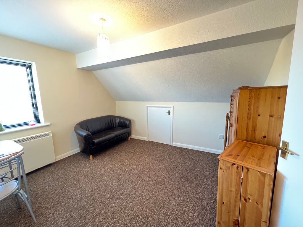 Property photo 2 of 6 Living Room