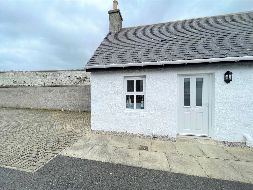 Property photo 2 of 6