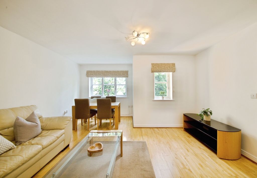 Property photo 2 of 18 Pbox-Img.Jpg