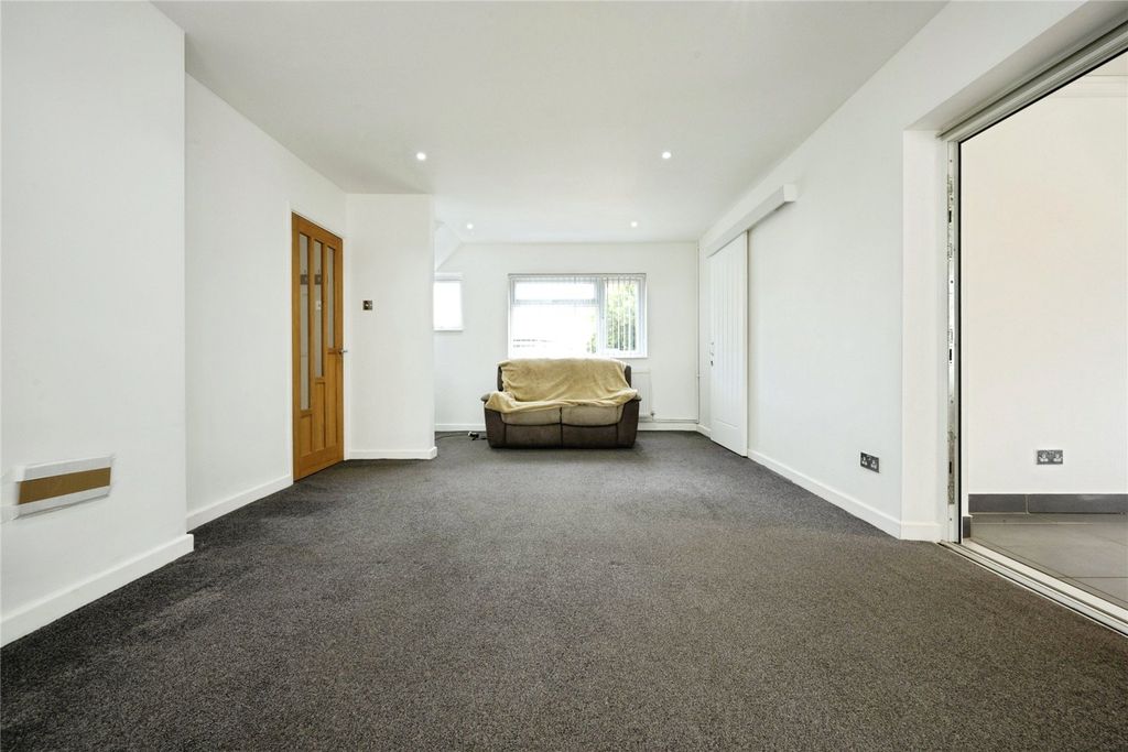 Property photo 2 of 24 Picture No. 26
