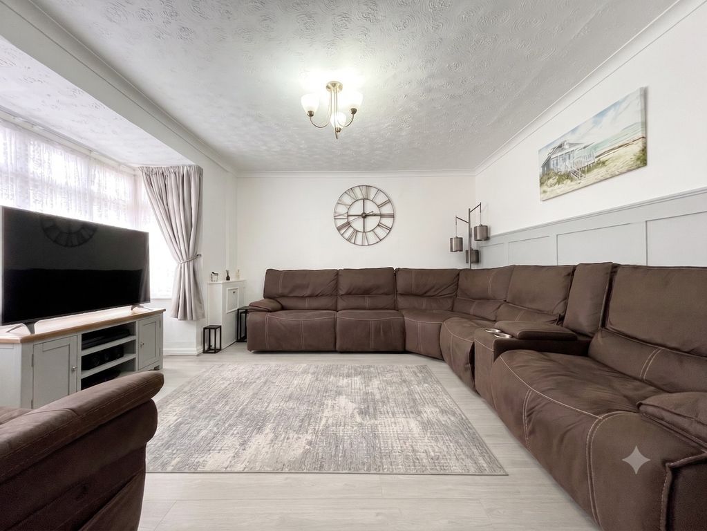 Property photo 2 of 20 4207872
