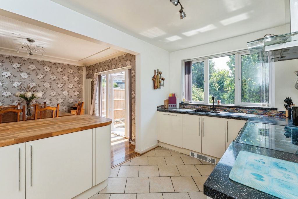 Property photo 3 of 21 Pbox-Img.Jpg
