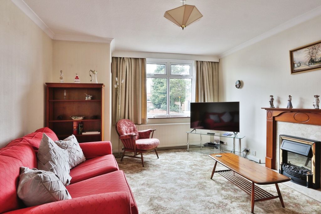Property photo 2 of 14 3909075