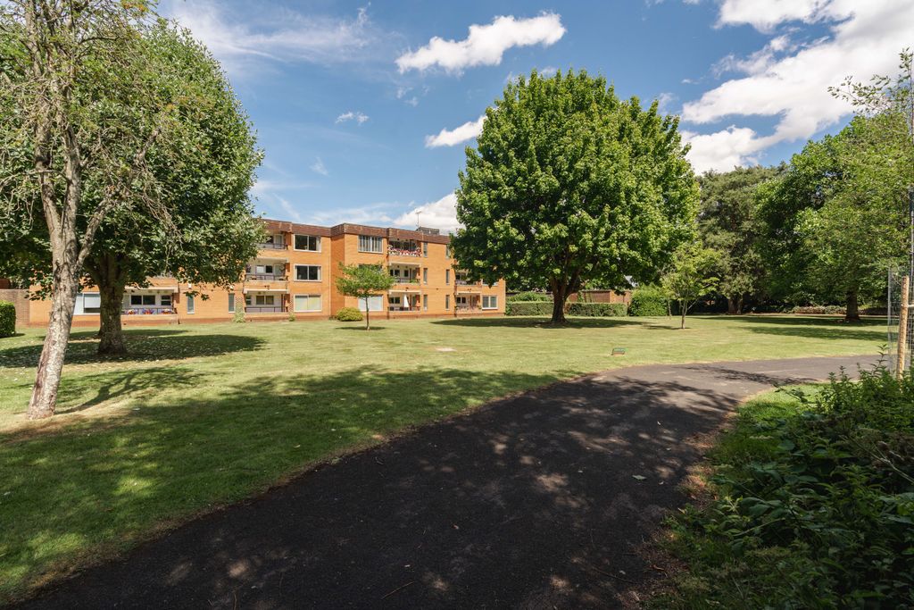 Additional image 21 of 3 bed flat for saleBadminton, Penn Drive, Frenchay BS16