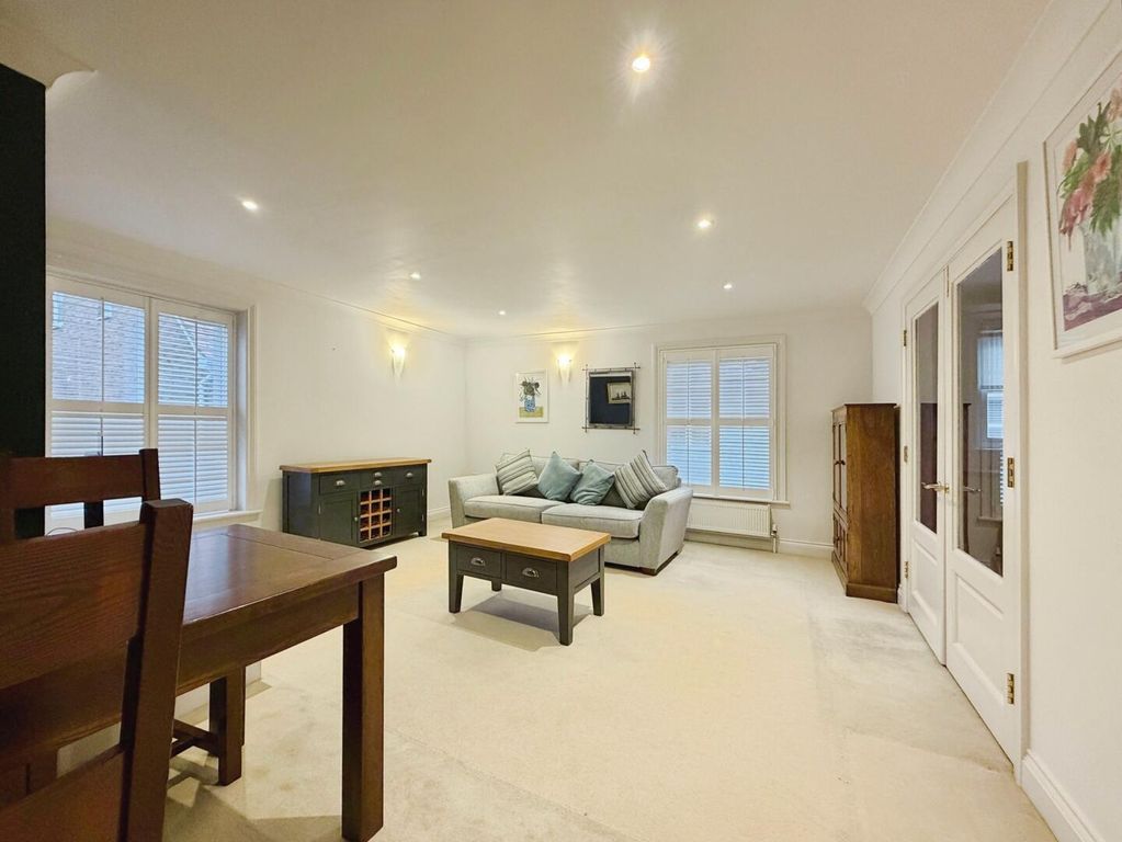 Property photo 2 of 12 Living Room