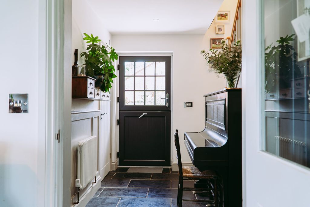 Property photo 2 of 29