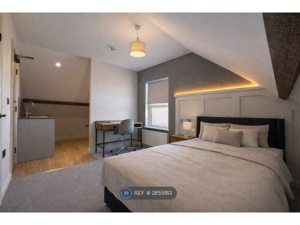 Property photo 2 of 10 Bedroom