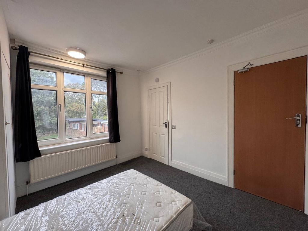Property photo 2 of 3