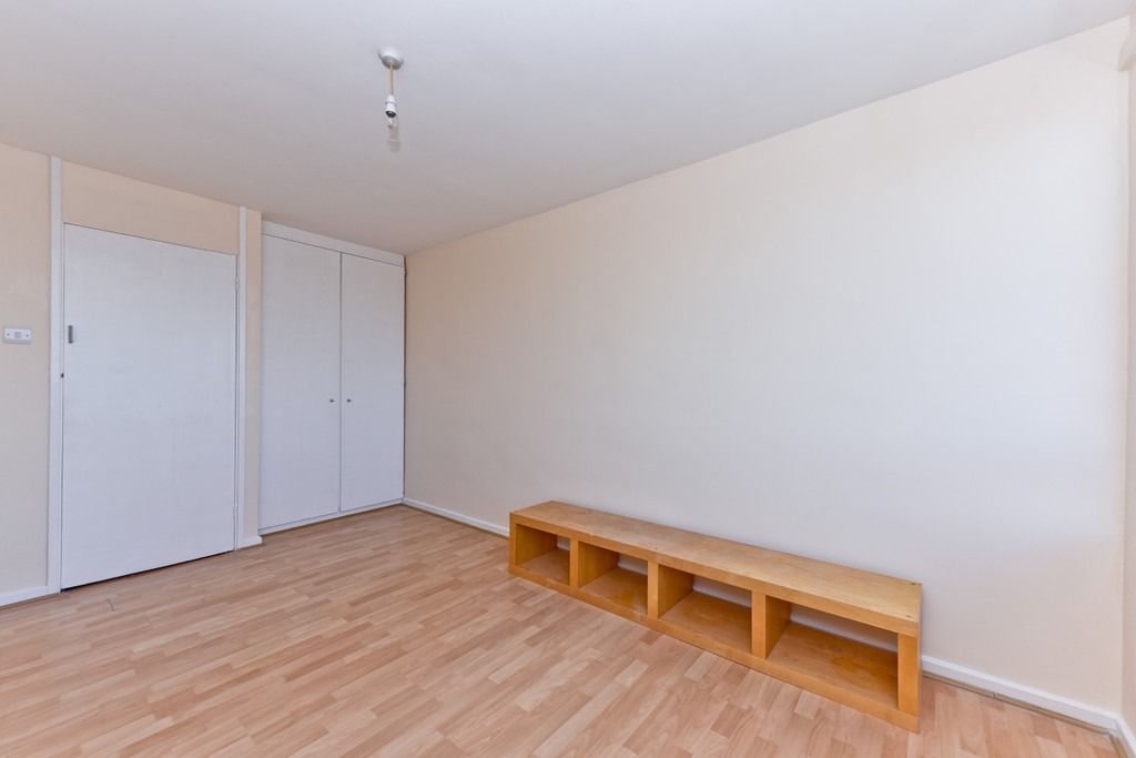 Property photo 2 of 8 1259023