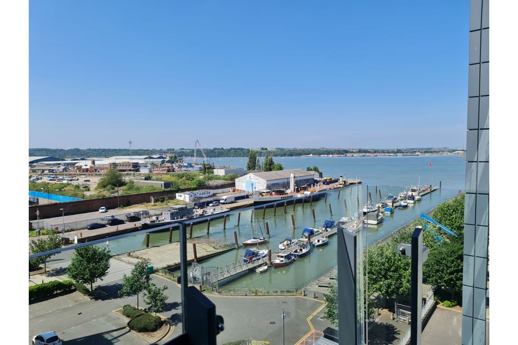 Property photo 1 of 19 Balcony