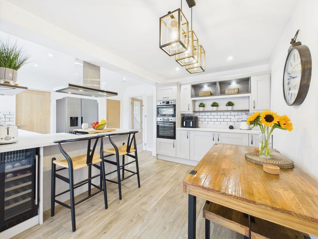 Property photo 2 of 19 Dining Area
