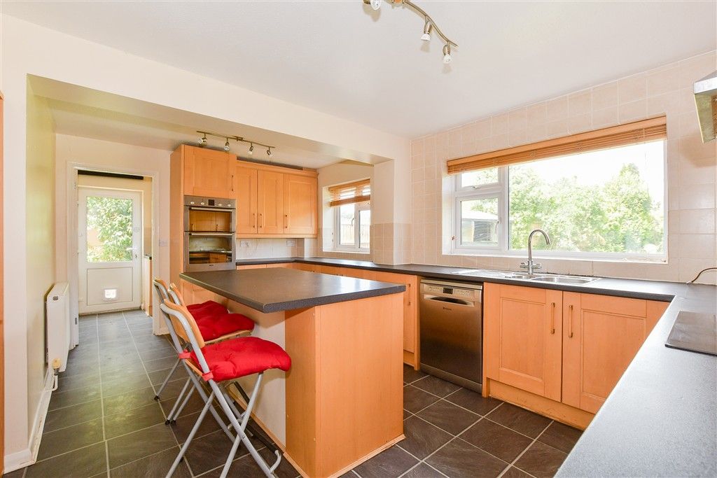 Property photo 2 of 21 Kitchen