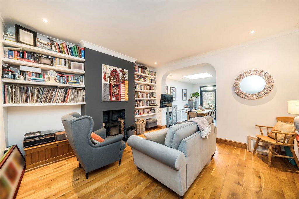 Property photo 3 of 8