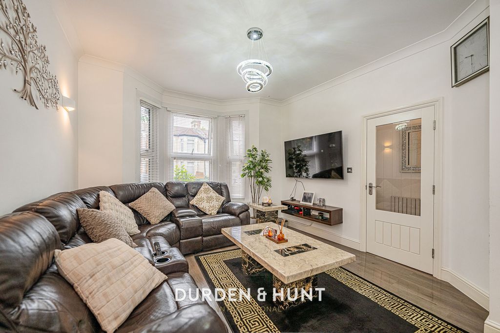 Property photo 2 of 35