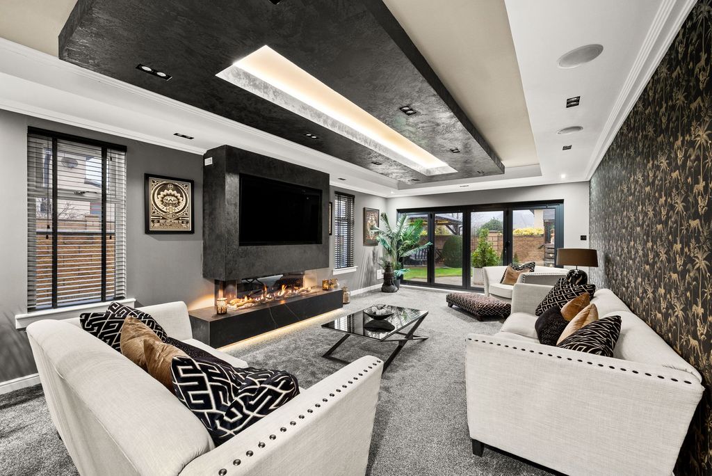 Property photo 1 of 37