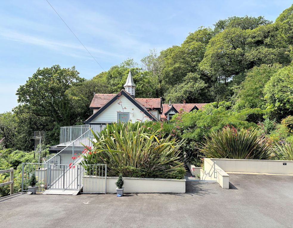 Property photo 2 of 46