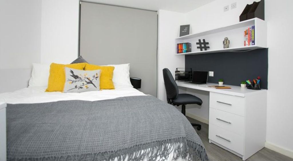 Property photo 1 of 12 Bedroom