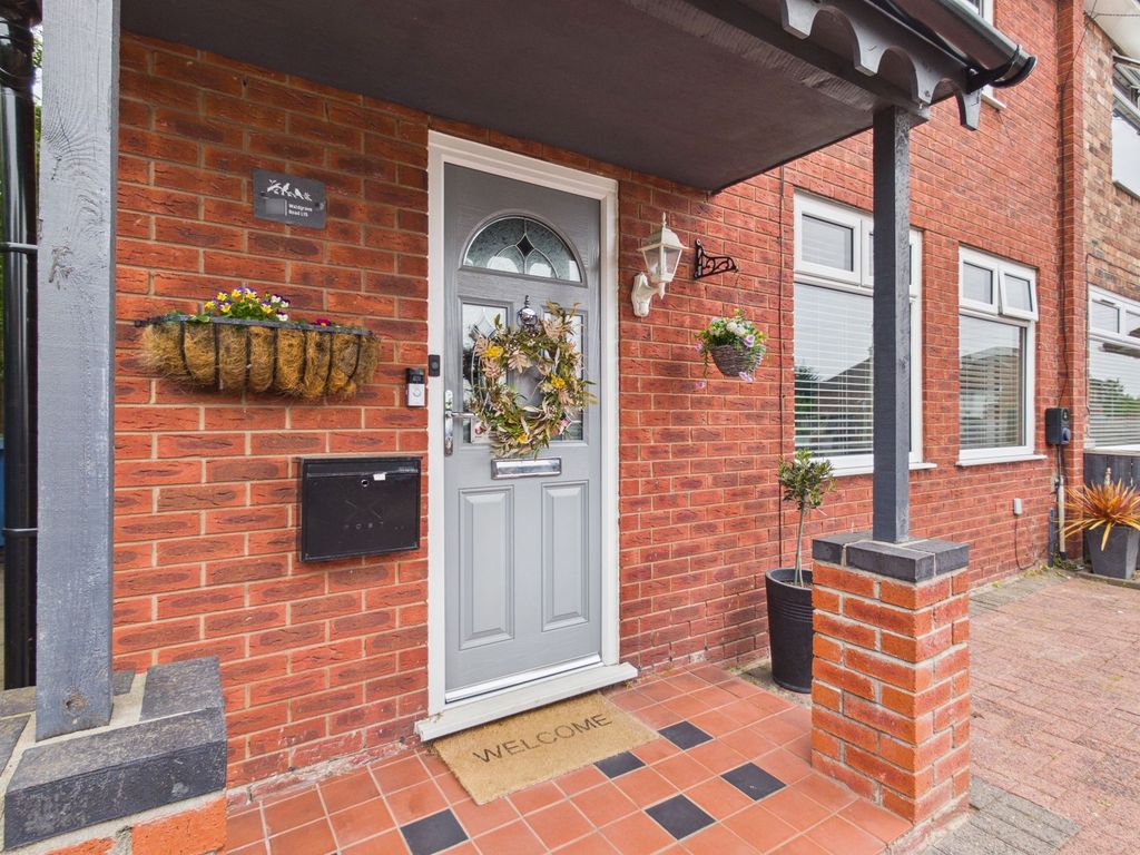 Property photo 2 of 28
