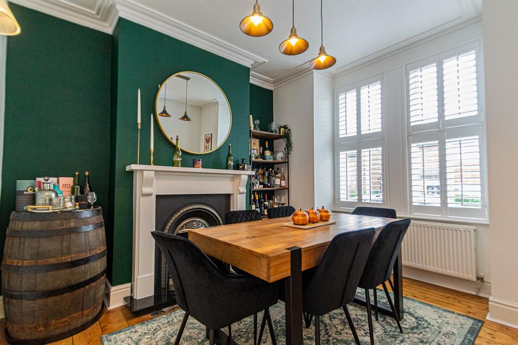 Property photo 2 of 17 Dining Room