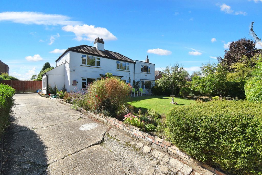 Property photo 1 of 31