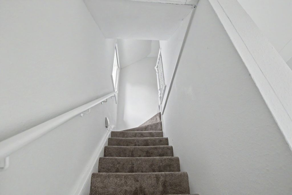 Property photo 3 of 9 3.Jpg