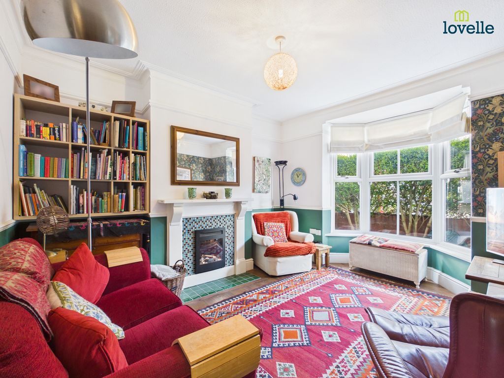 Property photo 2 of 27