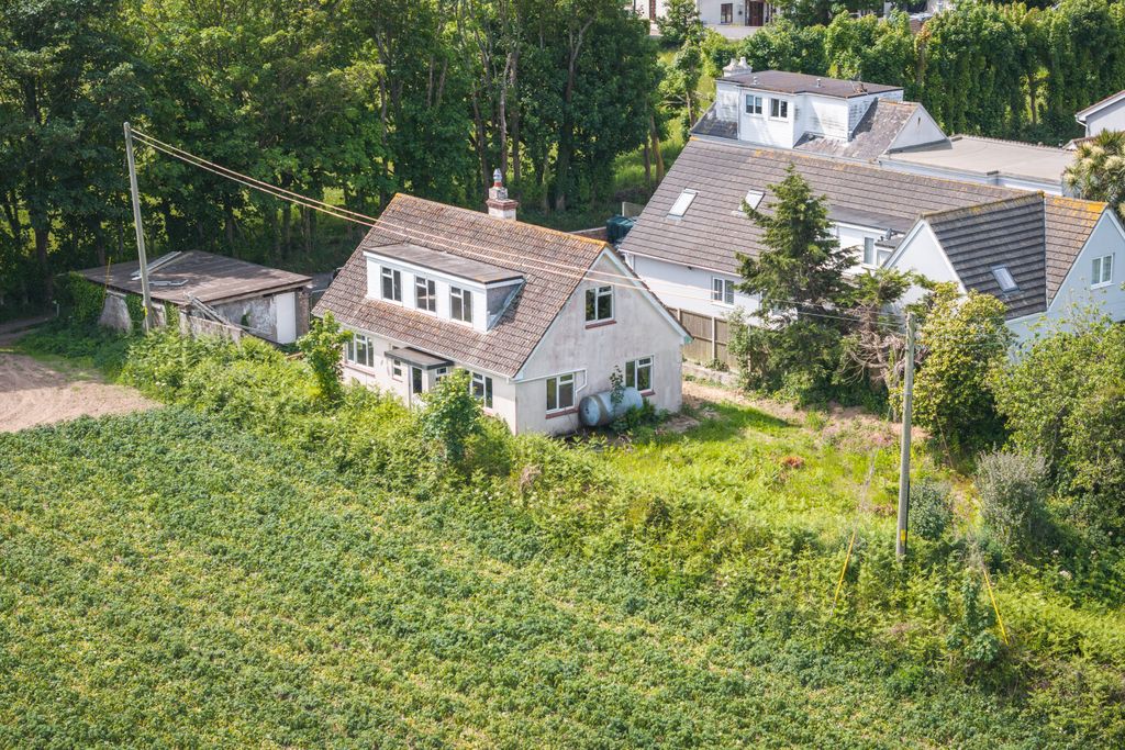 Property photo 1 of 18