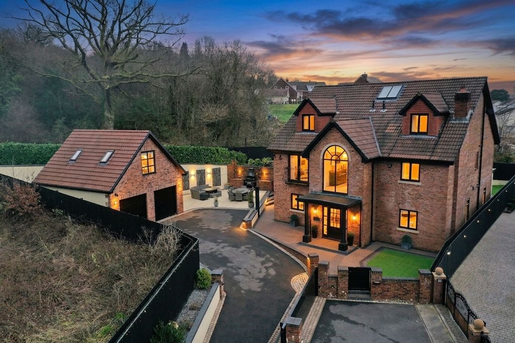 Property photo 1 of 73