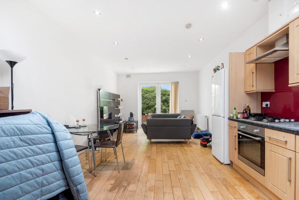 Property photo 3 of 14 Kitchen To Reception