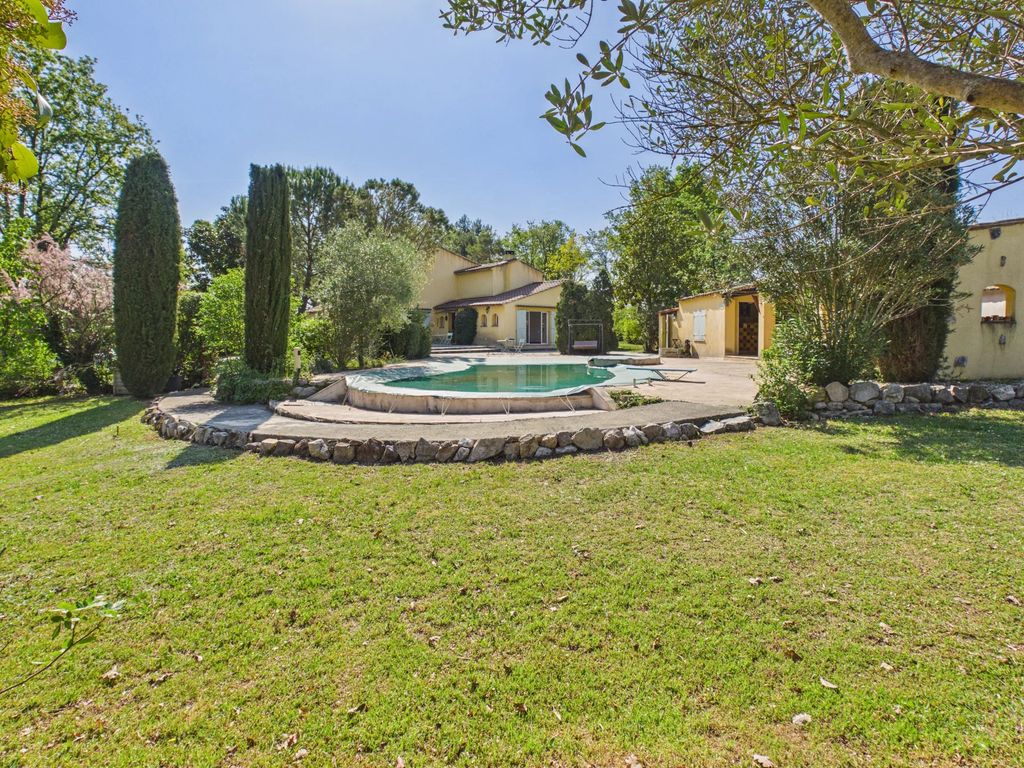Property photo 2 of 26