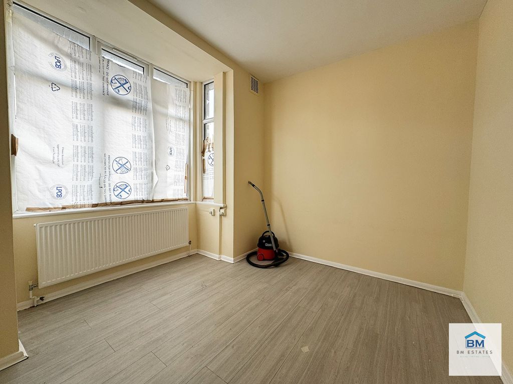 Property photo 1 of 6 Photo 2