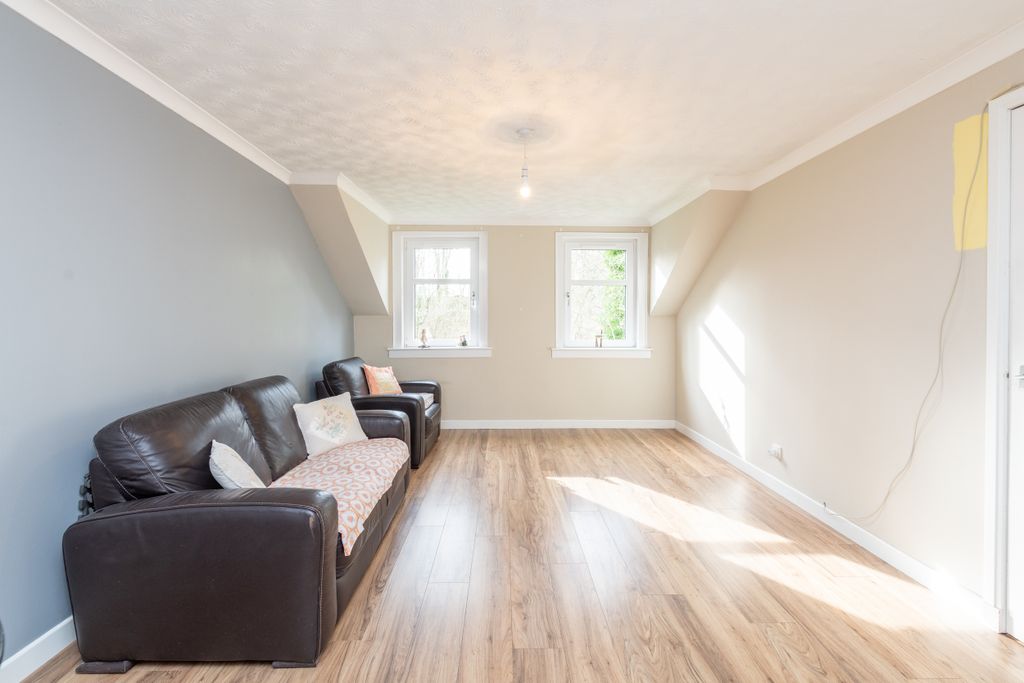 Property photo 3 of 24