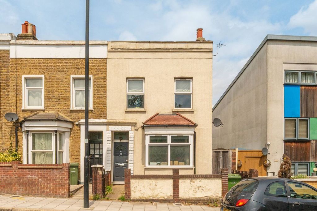 Property photo 1 of 11