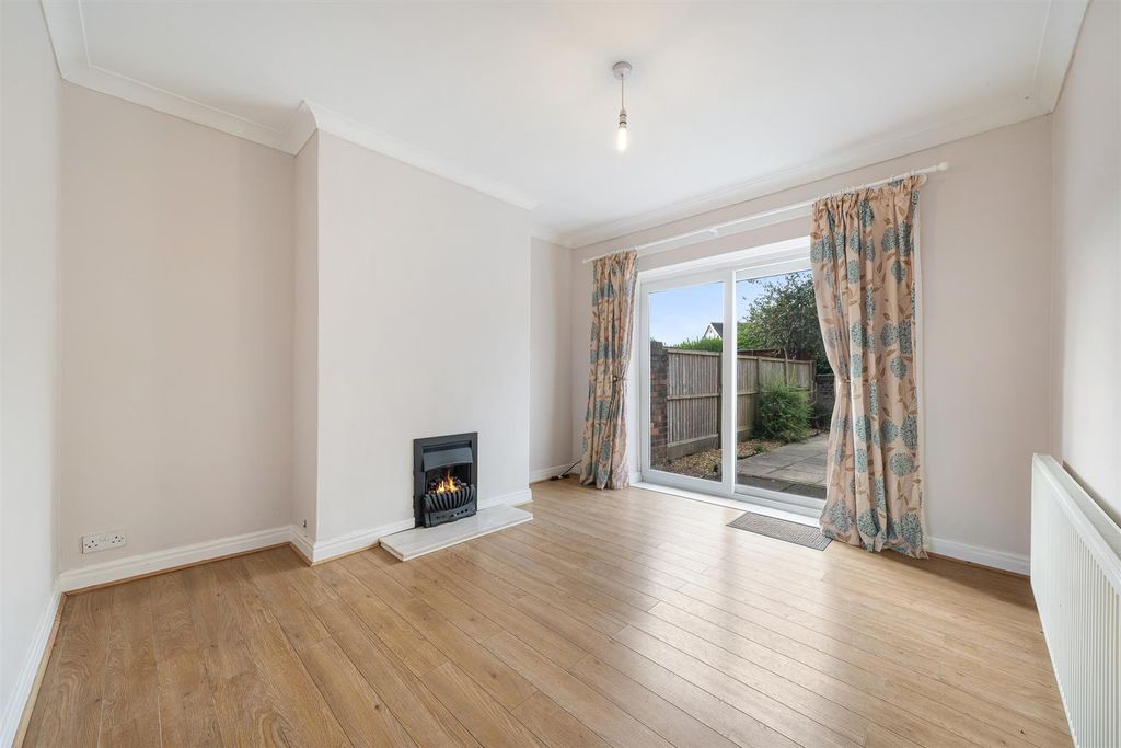 Property photo 3 of 22 11 New Road-30.Jpg