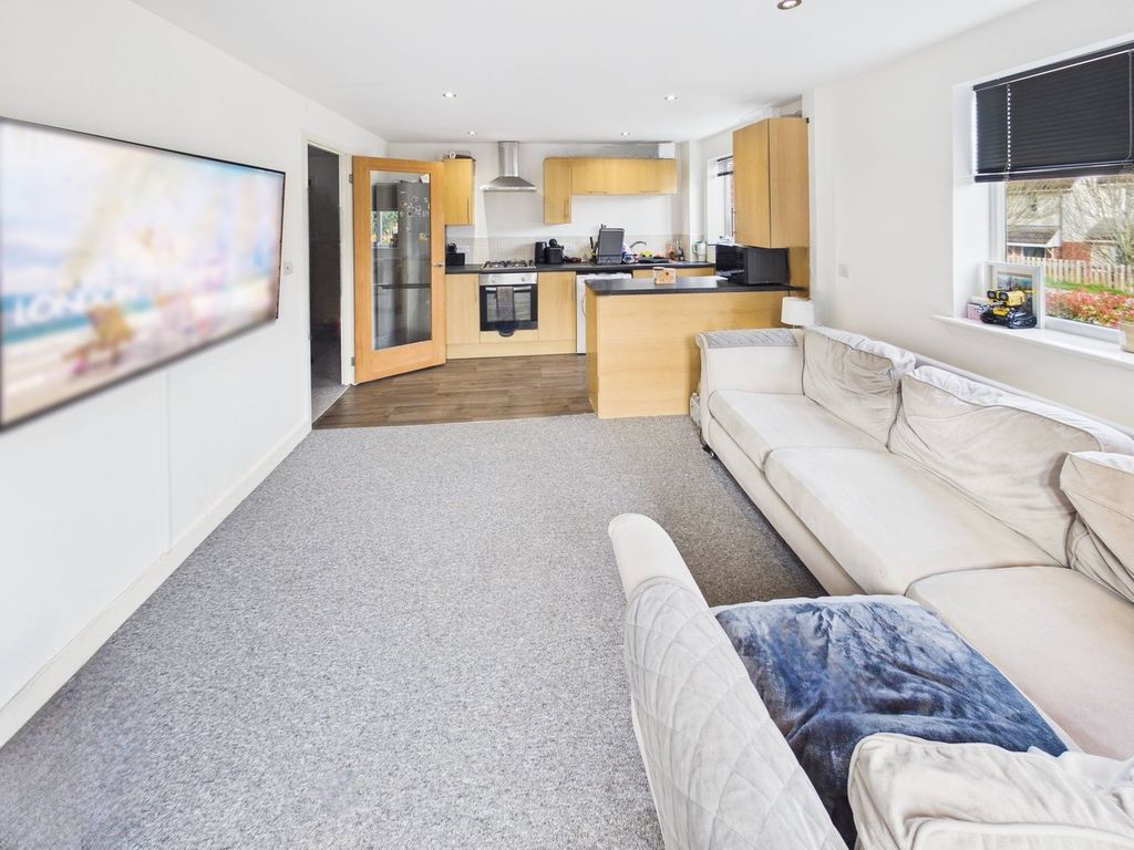 Property photo 3 of 8