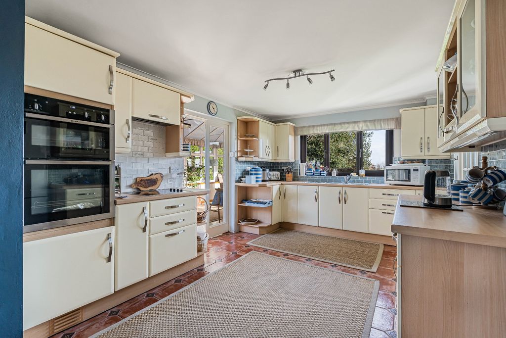 Property photo 3 of 36 3335246