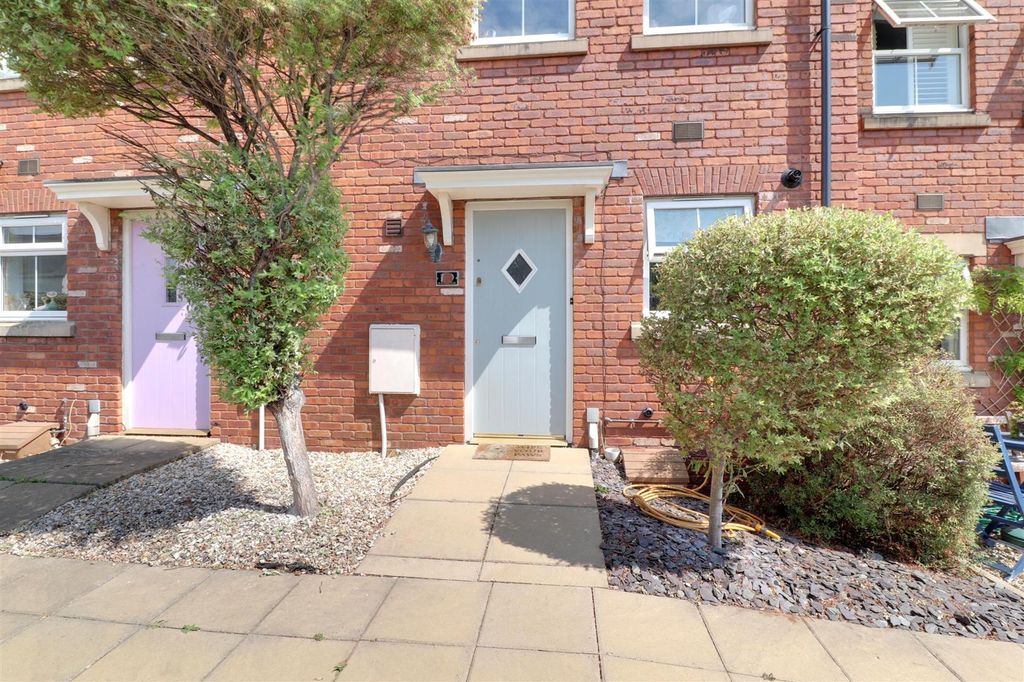 Property photo 1 of 22