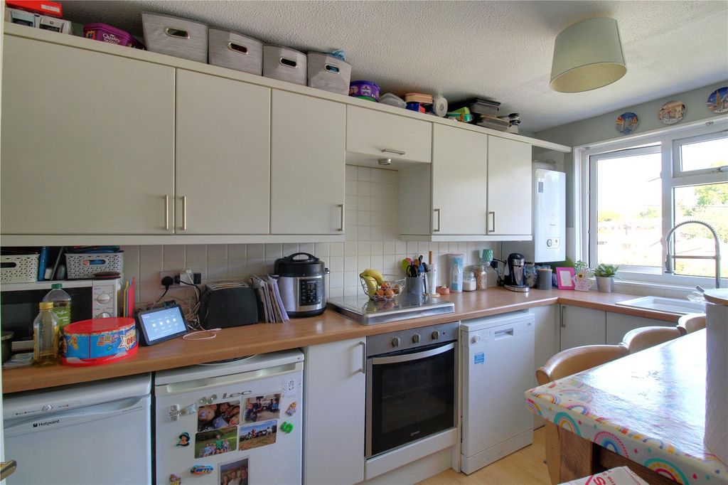 Property photo 3 of 15 Kitchen