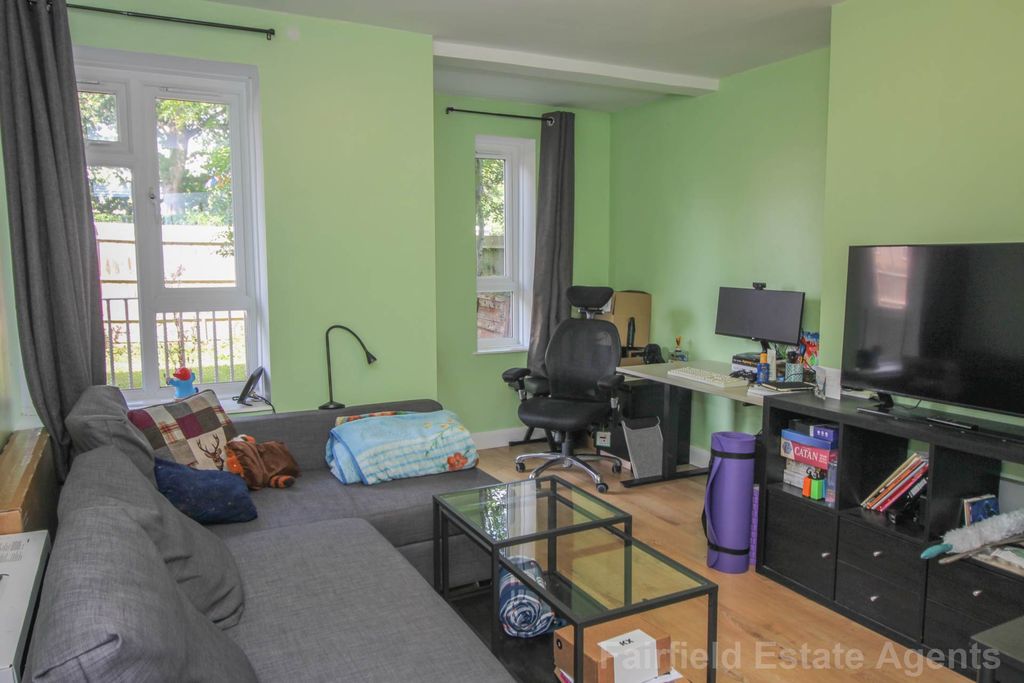 Property photo 3 of 12
