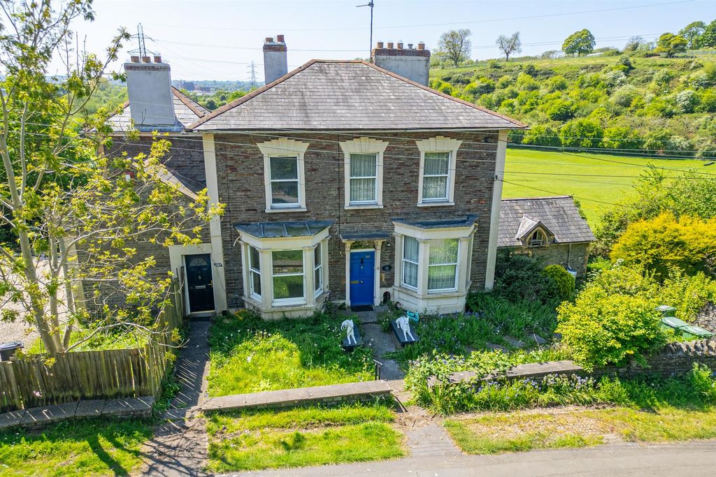 Property photo 3 of 51 92 &amp;92A, Bath Road,Willsbridge, Bristol Bs30 6Ep |