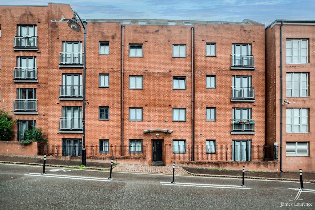 Property photo 2 of 12 Xh2S8216-Hdr(3)-Edit