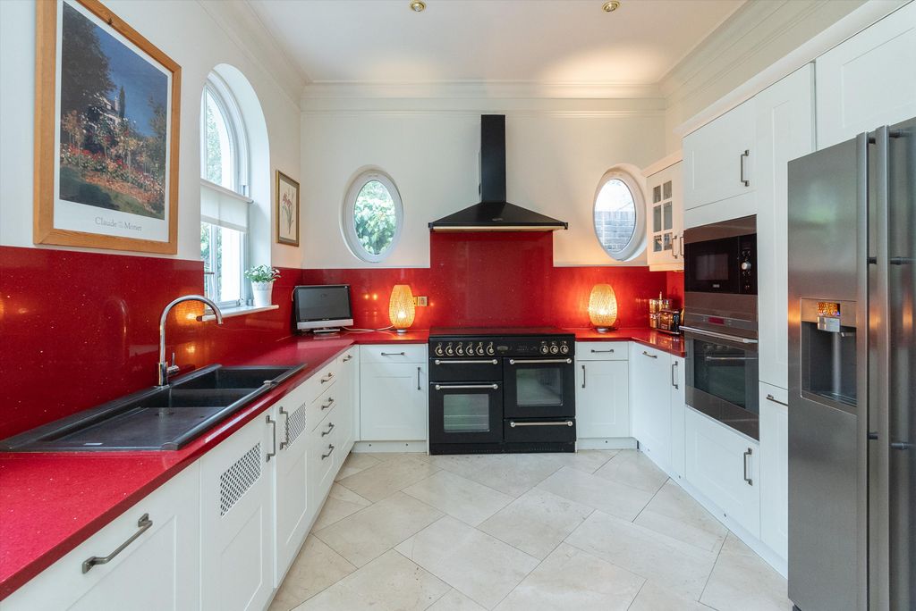 Property photo 3 of 20 Image