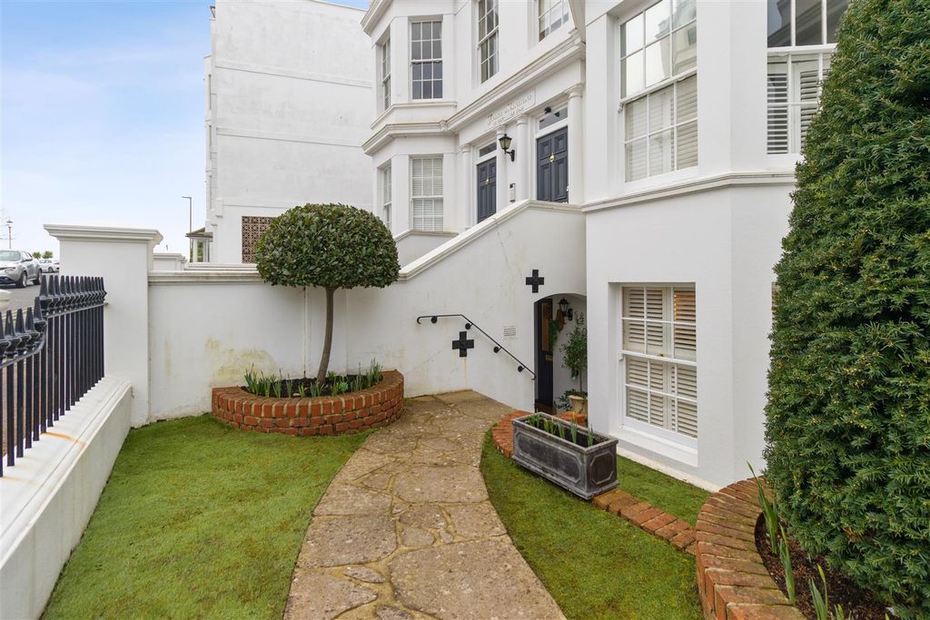 Property photo 3 of 44 Front #3.Jpg