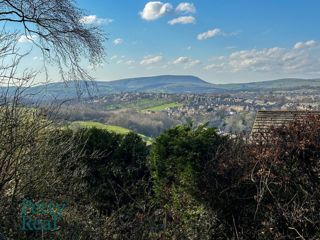 Property photo 2 of 27 367C9E3C-3A19-44B4-B8D9-0D95443226C2.Jpeg