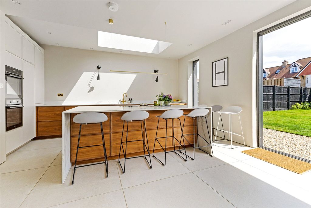Property photo 3 of 13 Kitchen